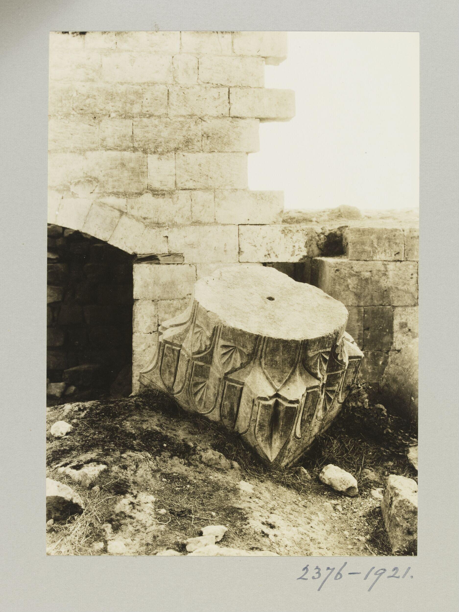 Fallen capital in Mosque of al-Utrush, Aleppo
