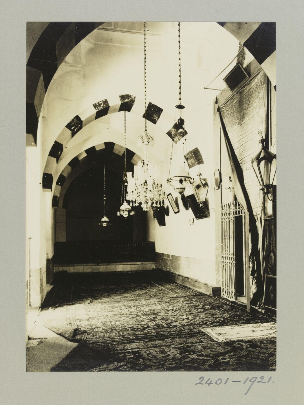 K.A.C. Creswell, Sanctuary of the Shrine of al-Husayn, Aleppo