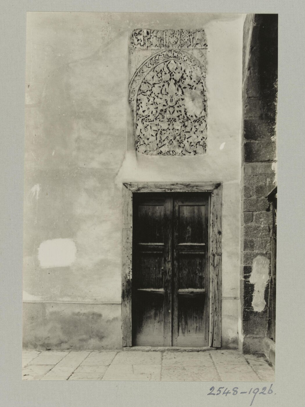 K.A.C. Creswell, Stucco ornament in sanctuary at the Mosque of al-Hanabila, Damascus