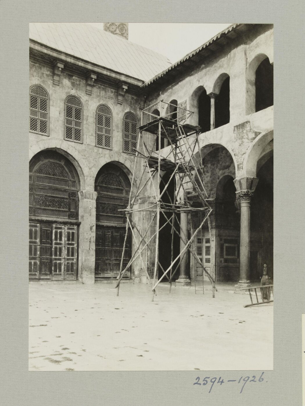 K.A.C. Creswell, Arcades in the courtyard of the Great Umayyad Mosque, Damascus