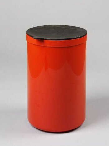 Red wastepaper bin from 'Input' range