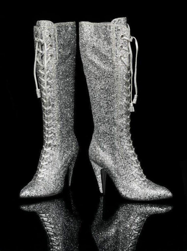 Boots top image