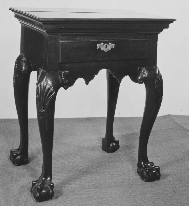 Stand V&A Explore The Collections