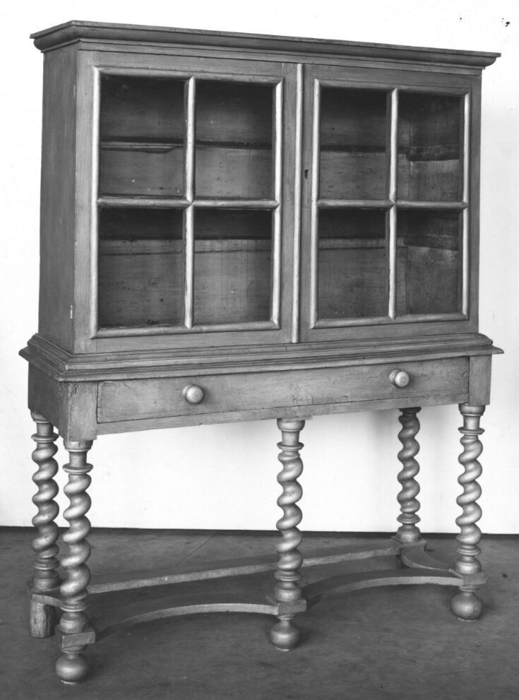 Cabinet on Stand top image