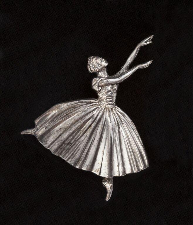 Brooch by Unknown