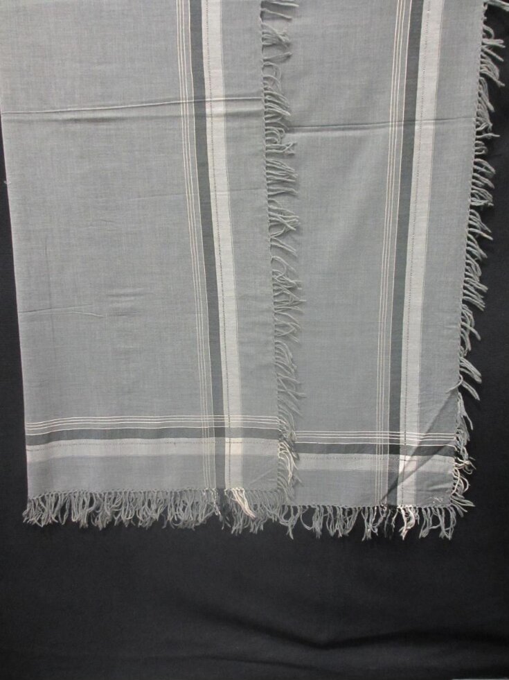 Shawl top image