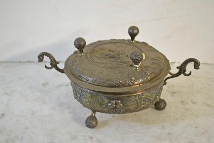 Porringer and Lid top image