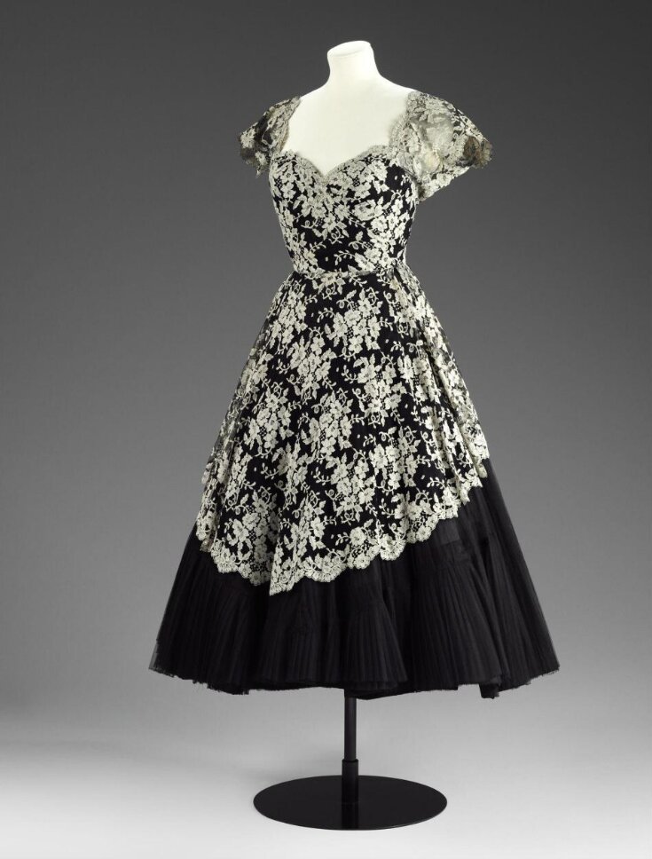 Evening dress | Mattli, Giuseppe | V&A Explore The Collections