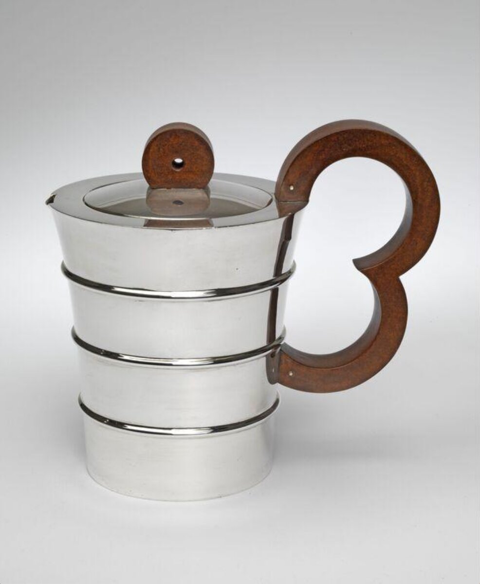 Hot water jug