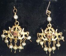 Earring thumbnail 1