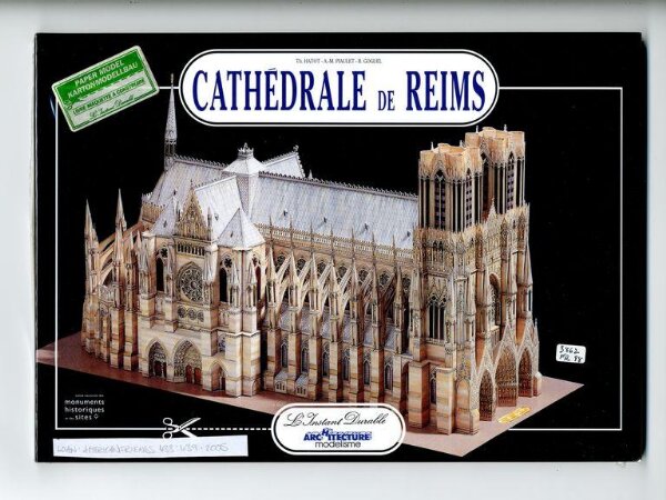 Chartres Cathedral: Scale Architectual Paper Model (French Edition)