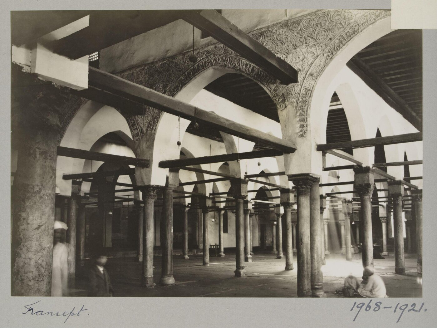 K.A.C. Creswell, Collonades in central nave (transept) at the mosque of al-Azhar, Cairo