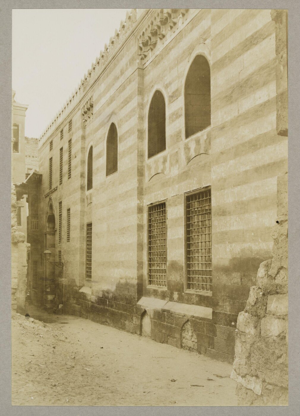 K.A.C. Creswell, South west façade of the mosque of Mamluk Qadi Abu Bakr Ibn Muzhir, Cairo