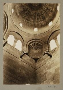 Pendentive of dome in the mausoleum of Mamluk Amir Tankizbugha in South Cemetery, Cairo thumbnail 1