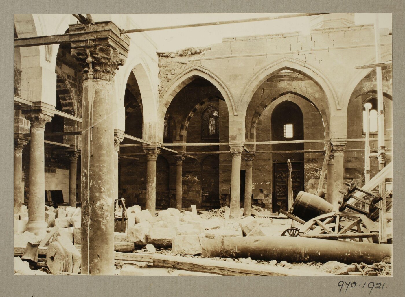 K.A.C. Creswell, The courtyard of the mosque of Qadi Yahya Zayn al-Din in Bulaq (during restoration), Cairo