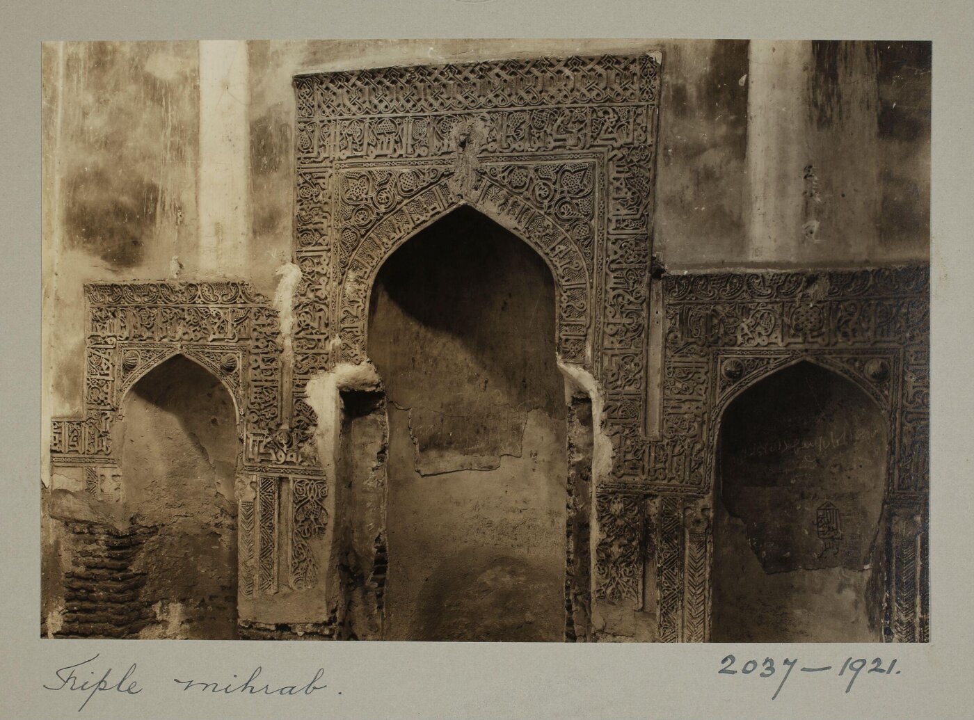 K.A.C. Creswell, Triple mihrab in the mosque of Ikhwat Sayyidna Yusuf, Cairo