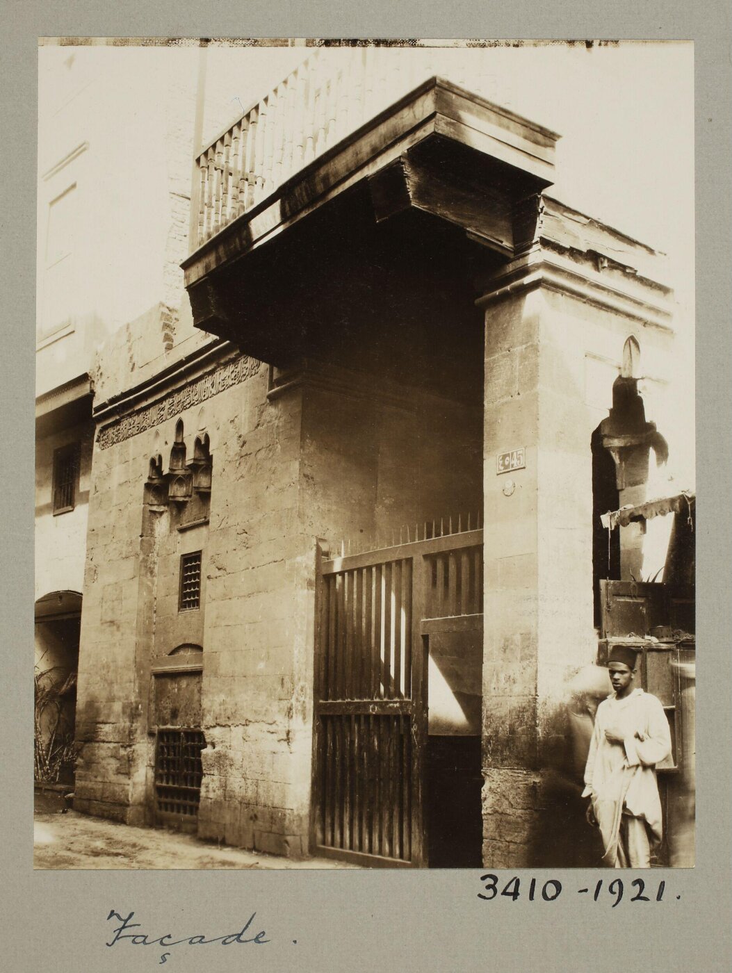 K.A.C. Creswell, Façade of the mausoleum of Safi al-Din Jawhar, Cairo