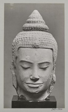 Head of Buddha thumbnail 1