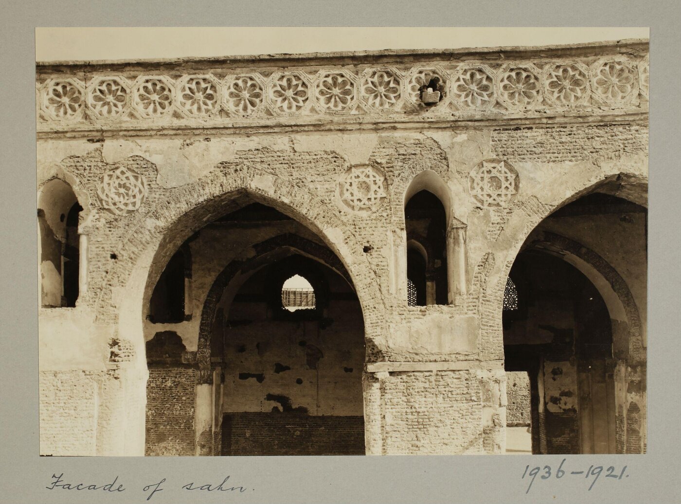 K.A.C. Creswell, Arches on the courtyard of the mosque of Ahmad ibn Tulun, Cairo
