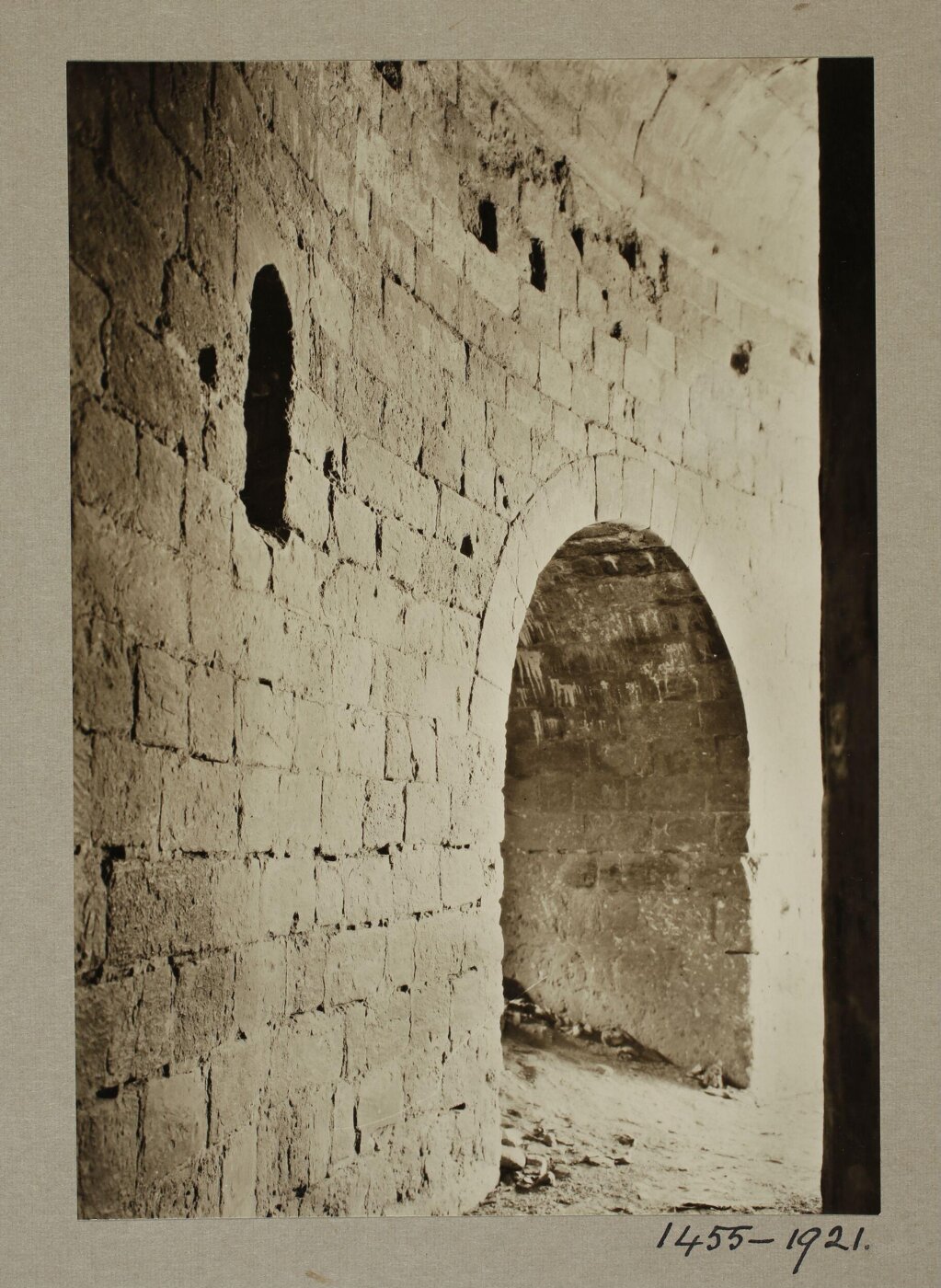 K.A.C. Creswell, Chemin de ronde of angle tower in Burj al-Zafar, Cairo
