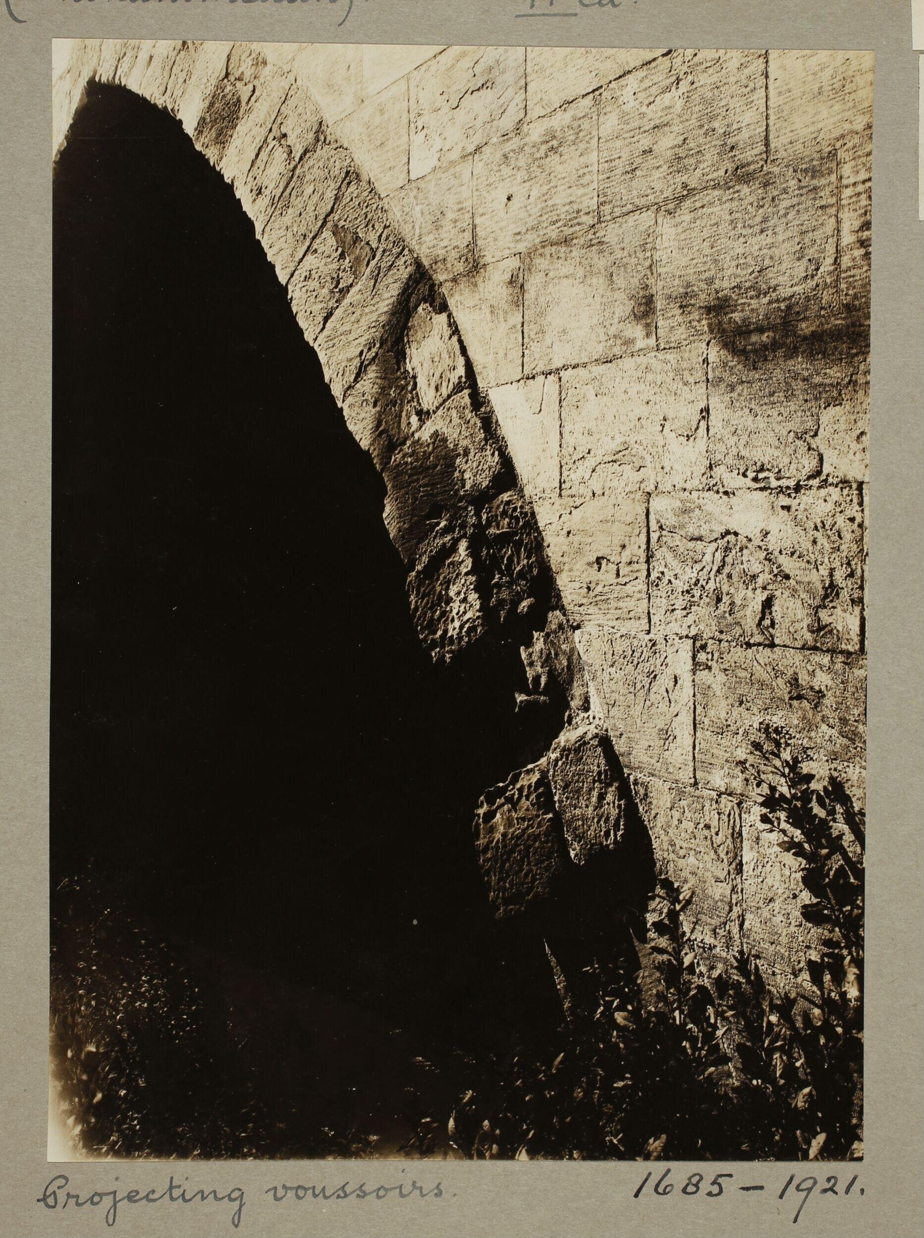 Projecting voussoirs at the bridge of Abu'l Munajja, Qalyub