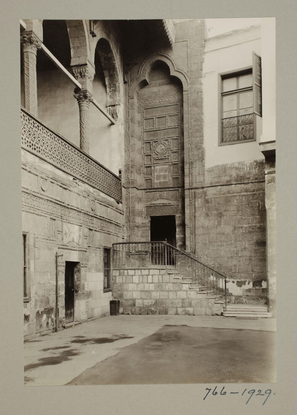 K.A.C. Creswell, The loggia and courtyard of the palace of Mamluk Amir Taz al-Nasiri, Cairo