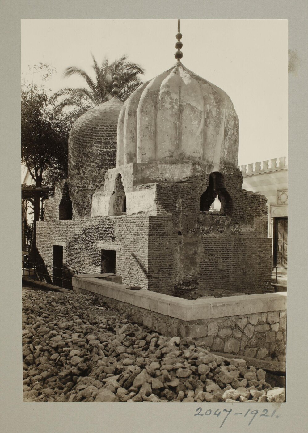 K.A.C. Creswell, Mausoleums of Muhammad al-Ja'fari and Sayyida ‘Atika, Cairo