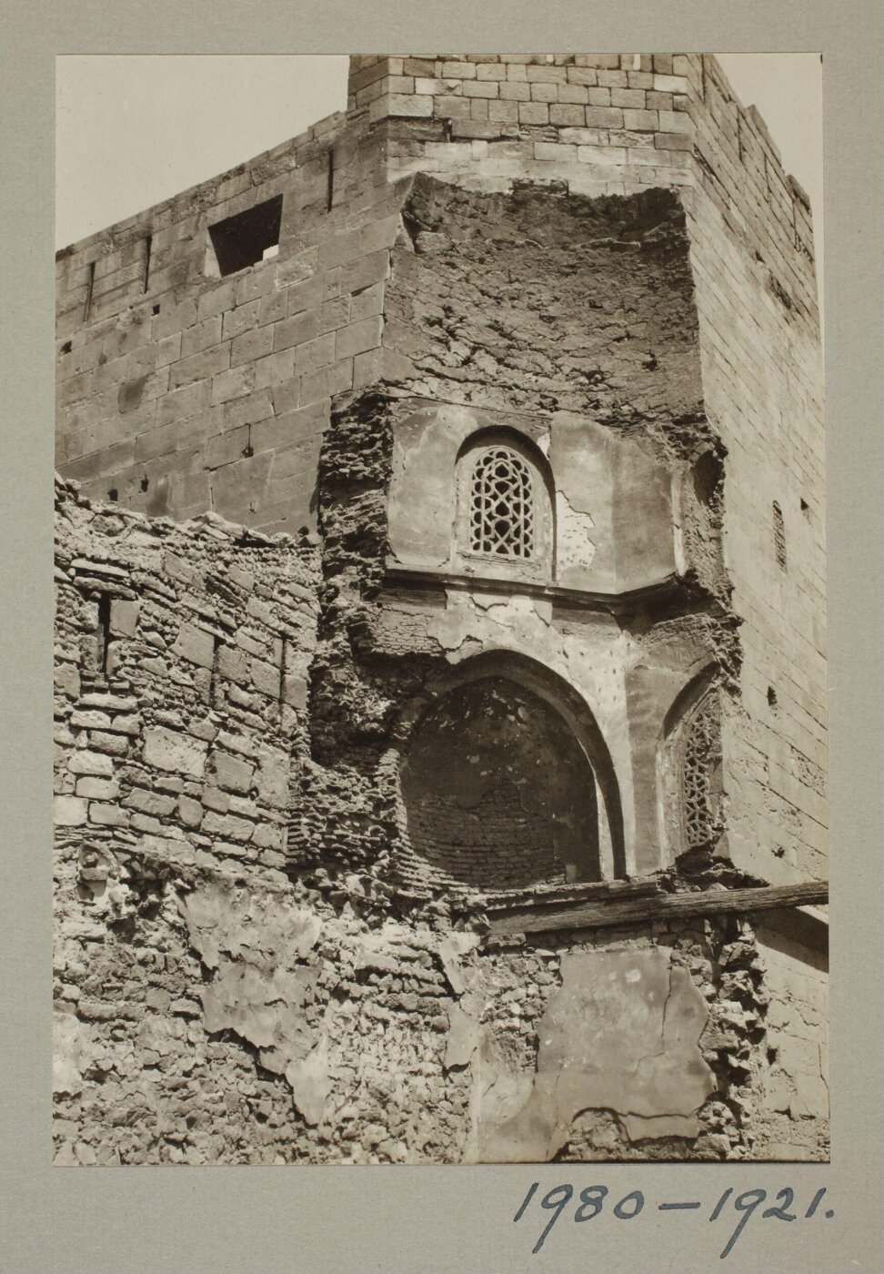 K.A.C. Creswell, Squinch at northeast inner corner of the mosque of al-Hakim, Cairo