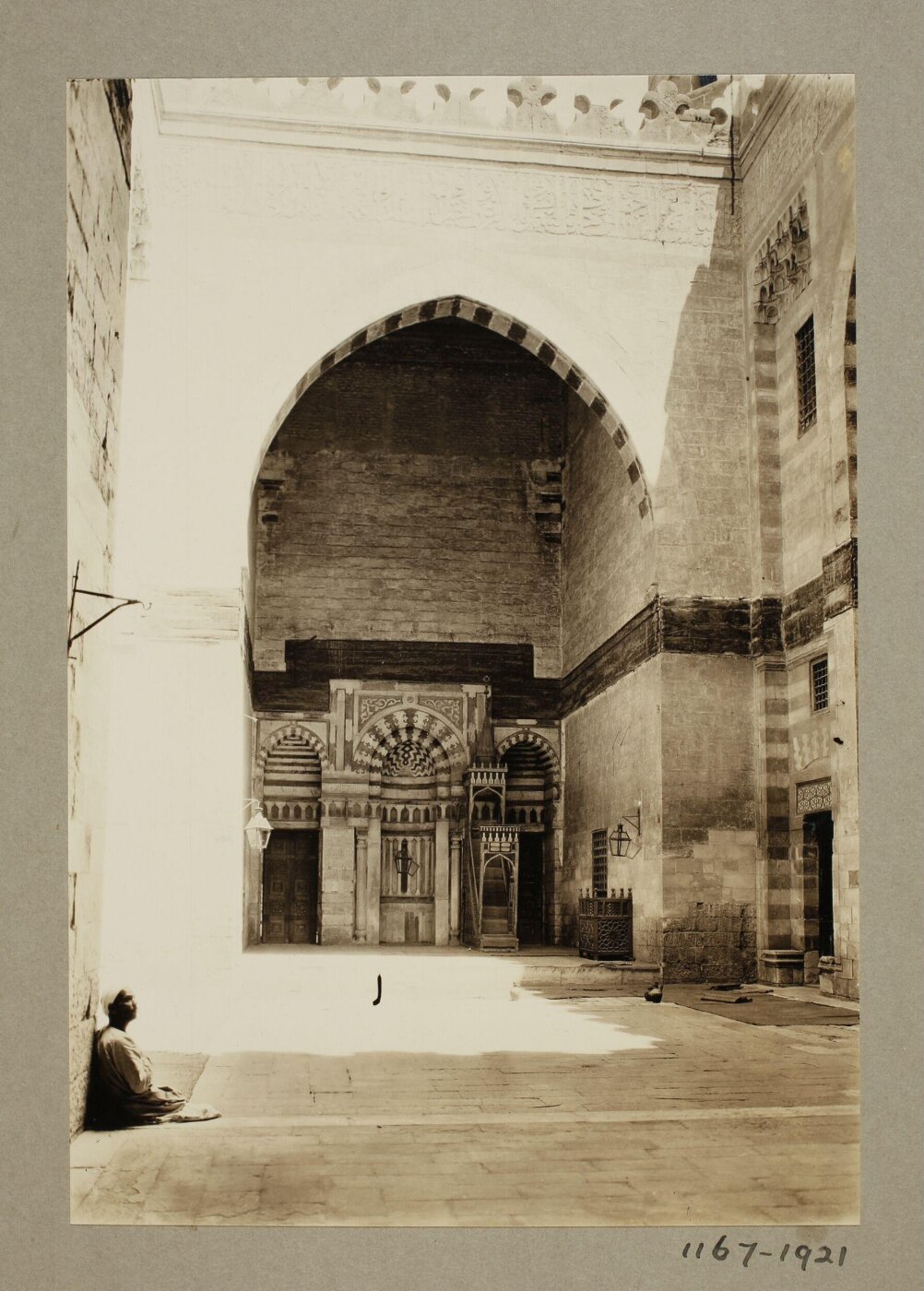 K.A.C. Creswell, Interior of the southeast iwan of the madrasa of Mamluk Sultan Sha'ban's mother (Khawand Baraka), Cairo