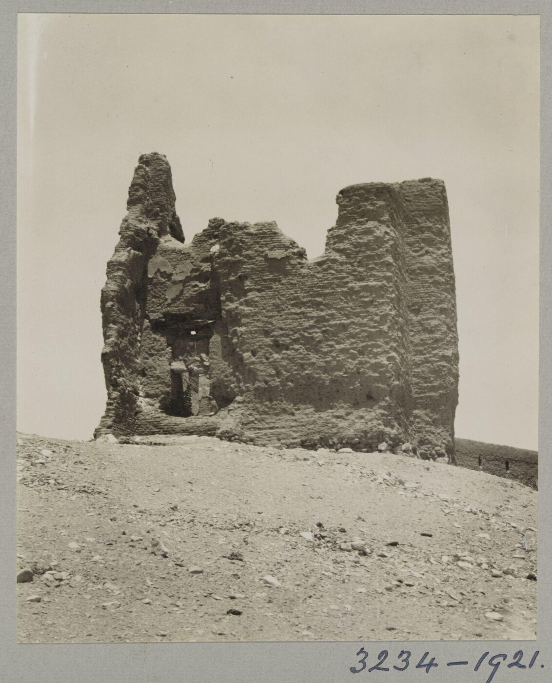K.A.C. Creswell, Side view of the ruins of the mosque of Shaykh Musa, Fayyum