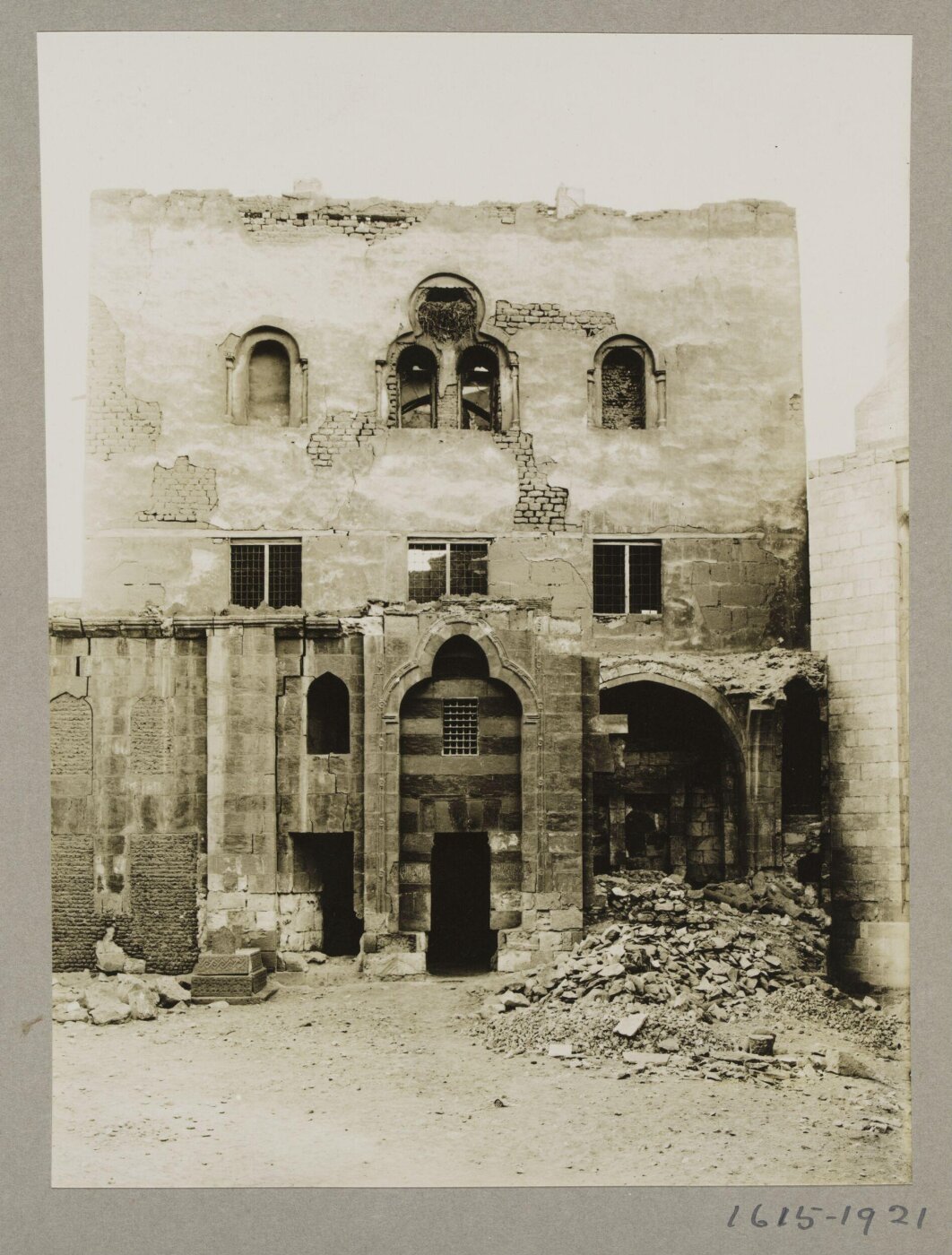 K.A.C. Creswell, The palace of Mamluk Amir Alin Aq al-Husami seen from the north side, Cairo