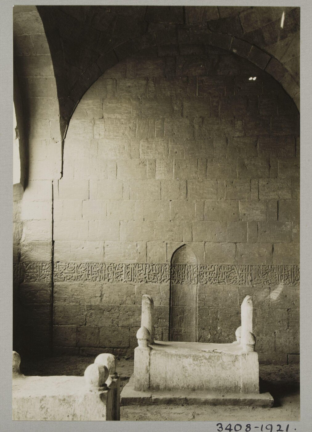 K.A.C. Creswell, Interior in the iwan Rihan with mihrab, Cairo
