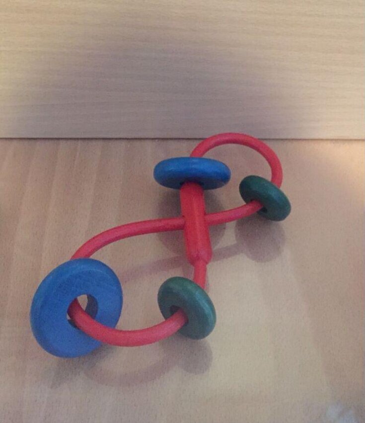 twist rattle teether top image