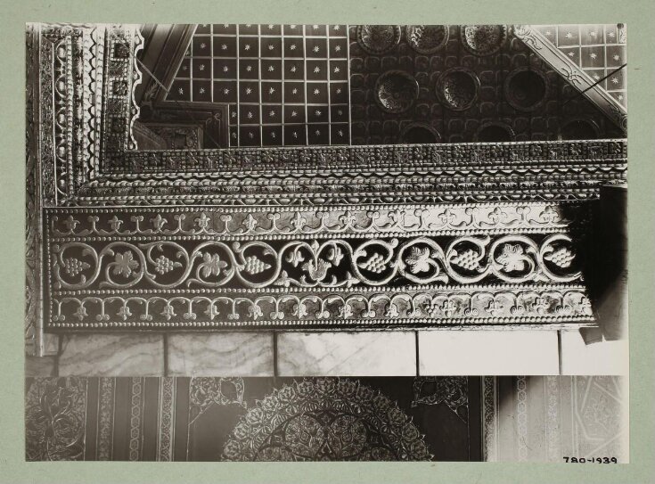  Interior detail of tie beams in the Dome of the Rock, Jerusalem top image