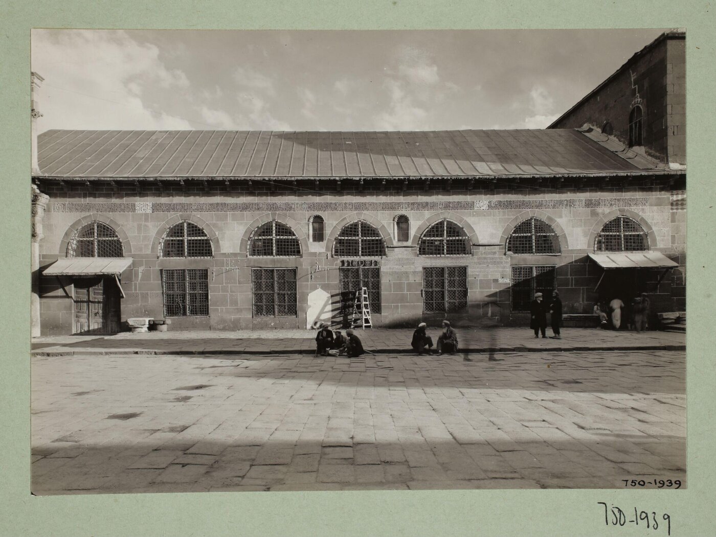 K.A.C. Creswell, Courtyard of the Great Mosque, Diyarbakir