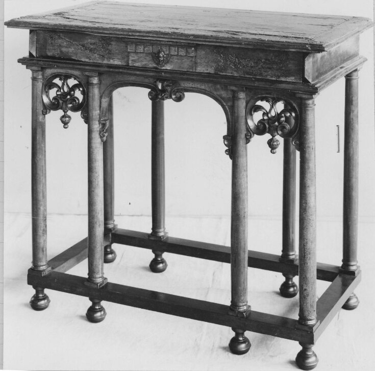 Cabinet Stand top image