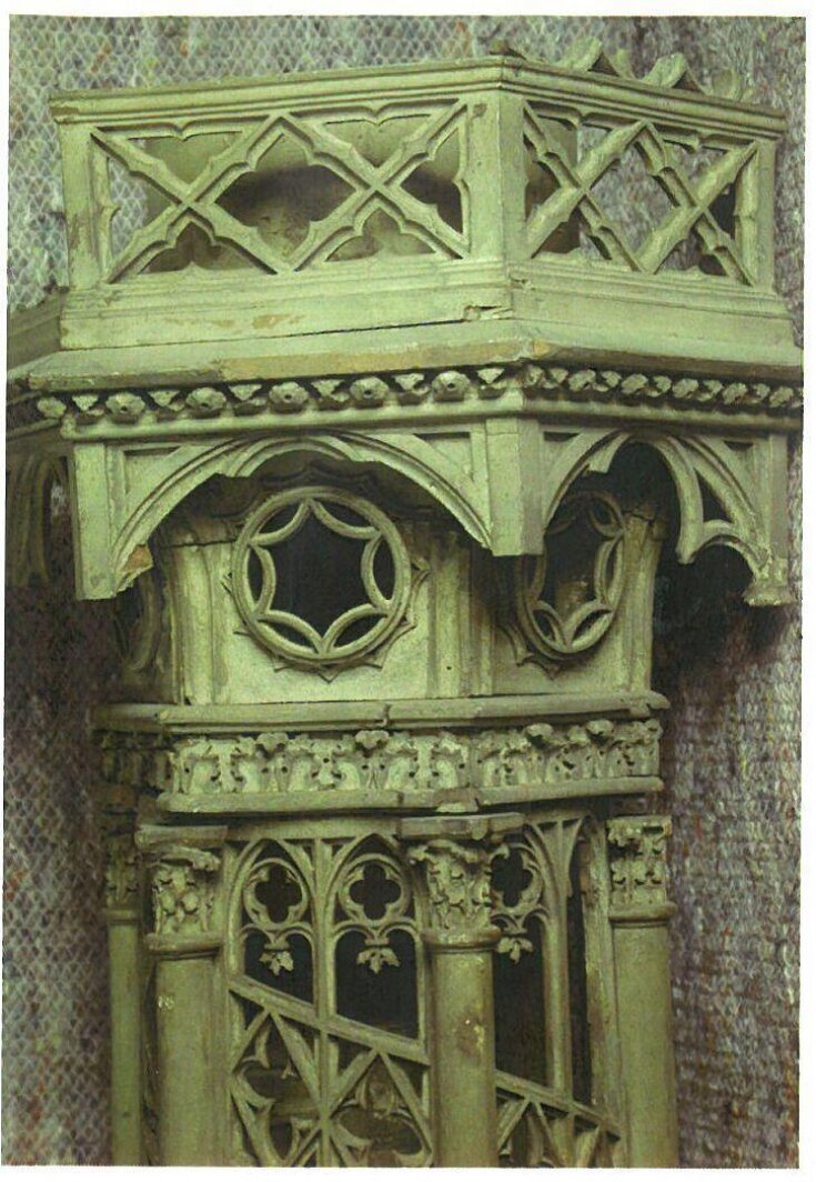 Model staircase top image