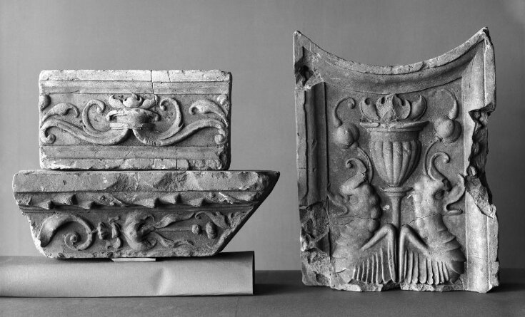 Fragment of a frieze top image