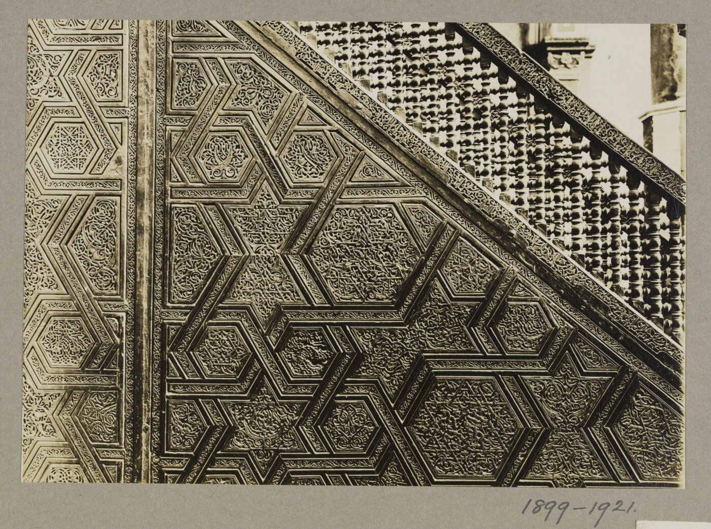 K.A.C. Creswell, Details from the right side of the Badr al-Jamali minbar in the Ibrahimi mosque, Hebron