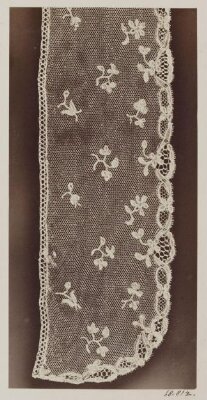 Lace, a piece.  Brussels bobbin.  Period of Louis XVI.  Flemish, late 18th century