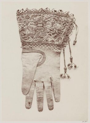 Pair of Gloves, embroidered on the back.  Spanish (?) End of 16th century