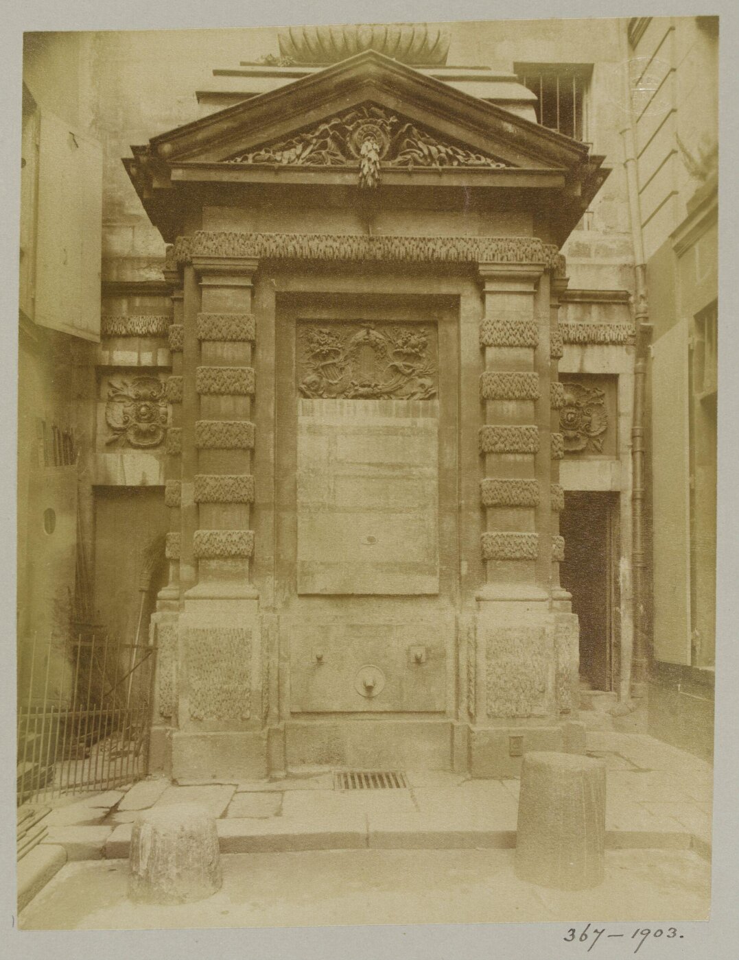 Atget, Jean-Eugène-Auguste, Photograph