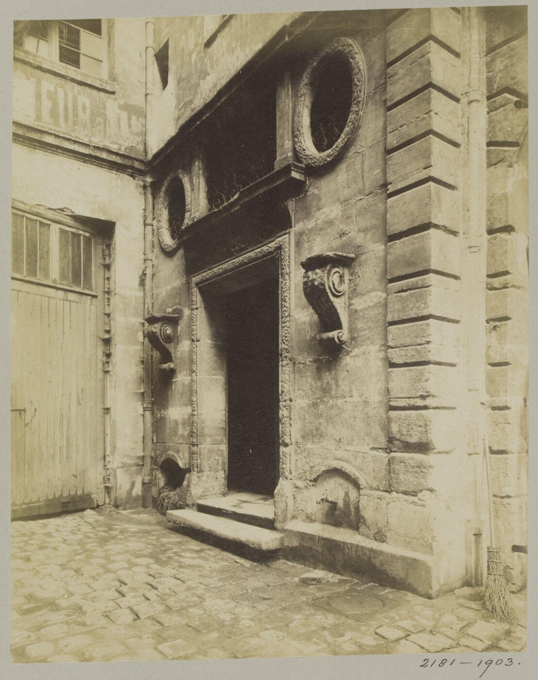 Atget, Jean-Eugène-Auguste, Photograph