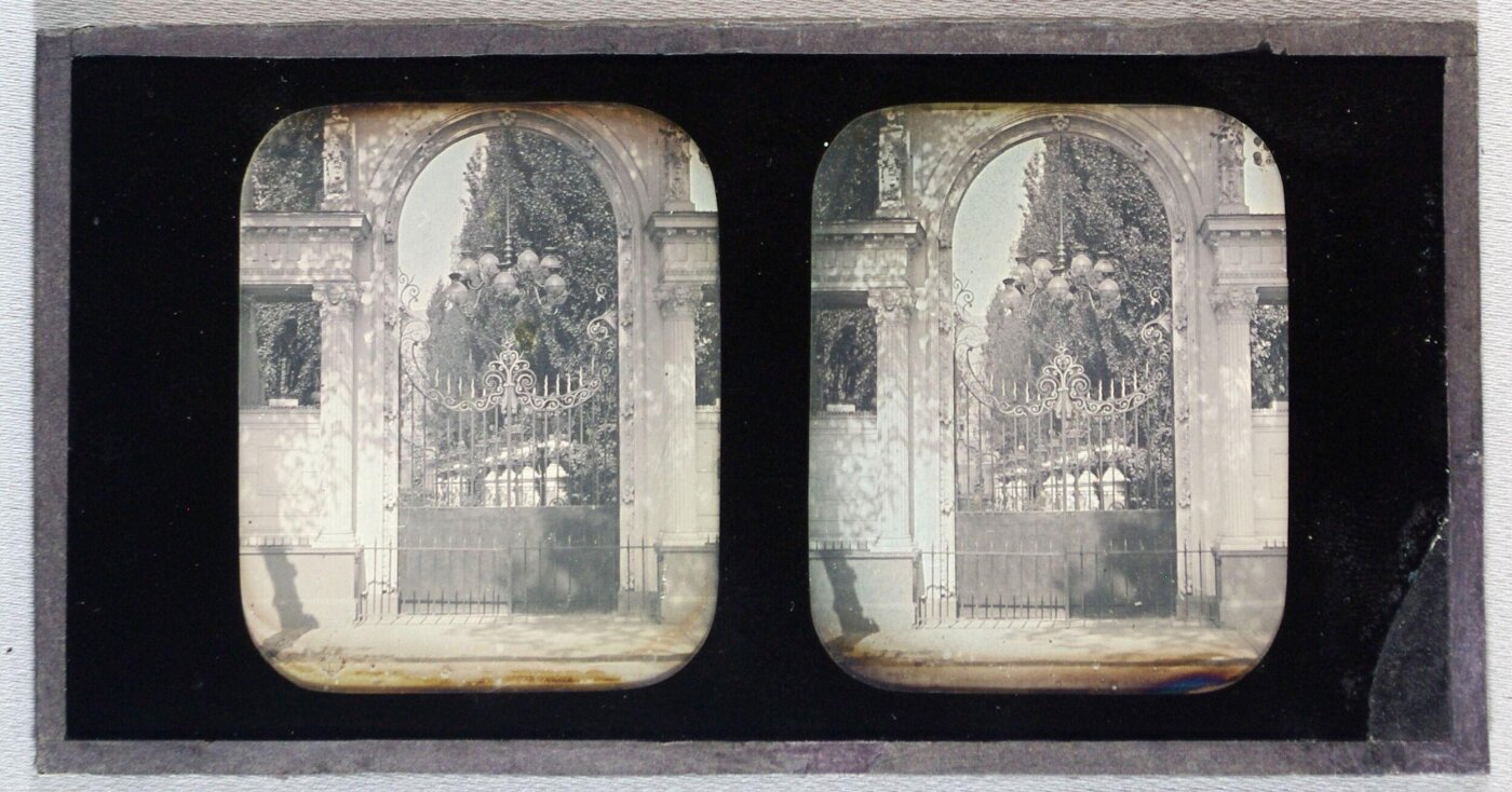 Unknown, Stereoscopic view of an ornate gateway to a garden