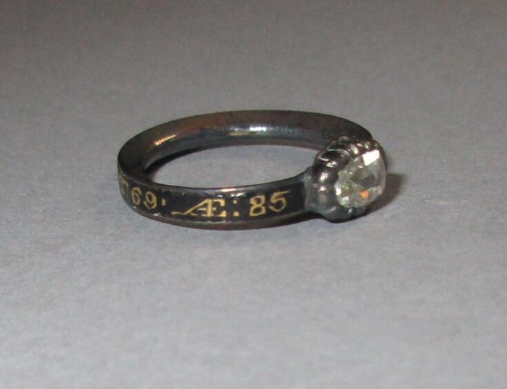 Mourning Ring top image