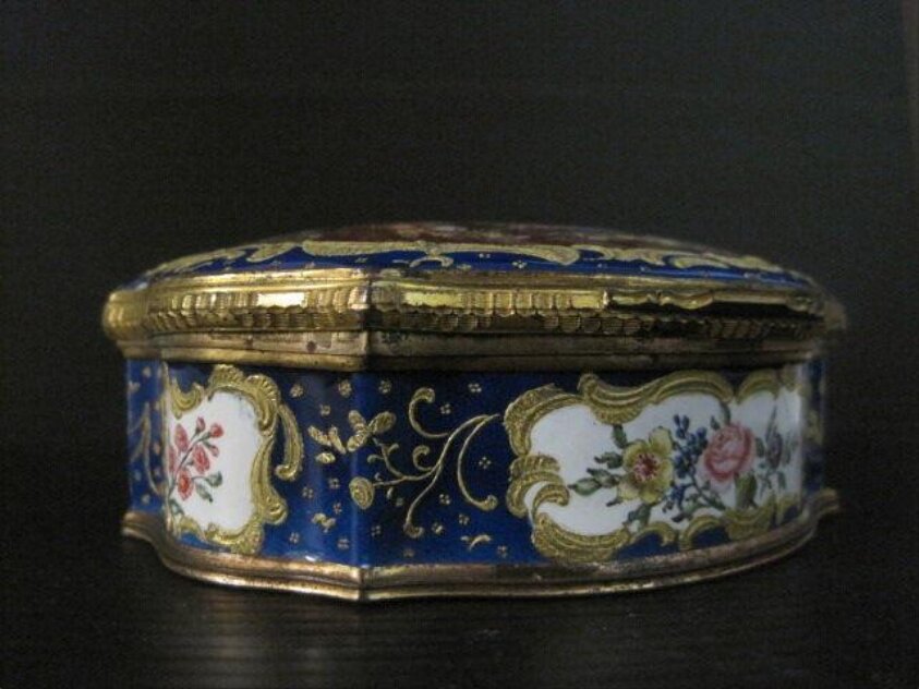 Snuff box — Battersea Enamel Factory — late 18th century