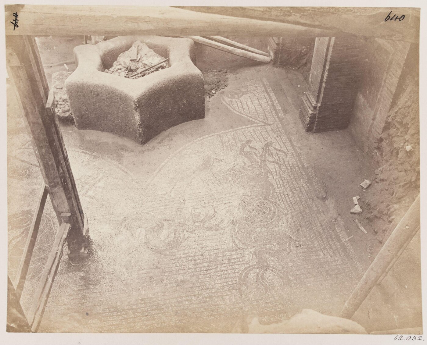 Parker, John Henry, Excavations, 1867 - Guard-house of the Seventh Cohort of the Vigili in Trastevere, c. A.D. 100. Mosaic Pavement and Fountain in the Court-yard or Cavaedium