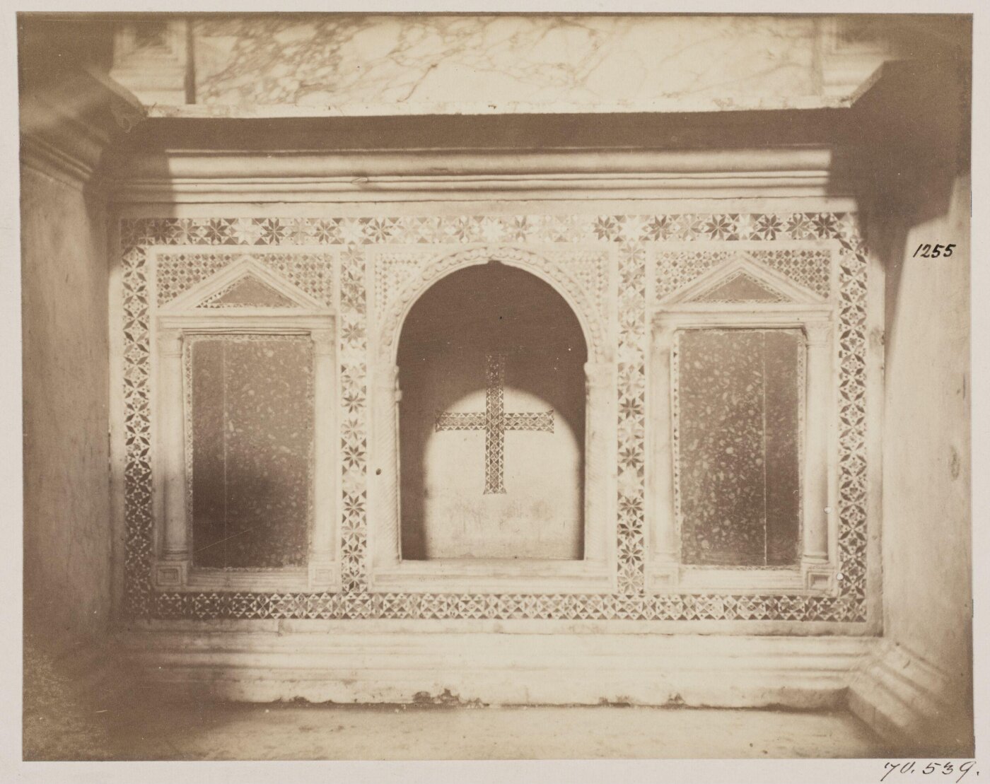 Parker, John Henry, Church and Altar Decorations - Confessio under the Altar of S. Giorgio in Velabro