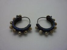 Earring thumbnail 1