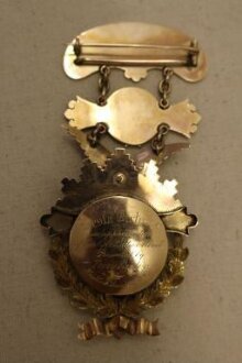 Gold photograph locket presented to Vesta Victoria by Tony Pastor, 1893 thumbnail 1